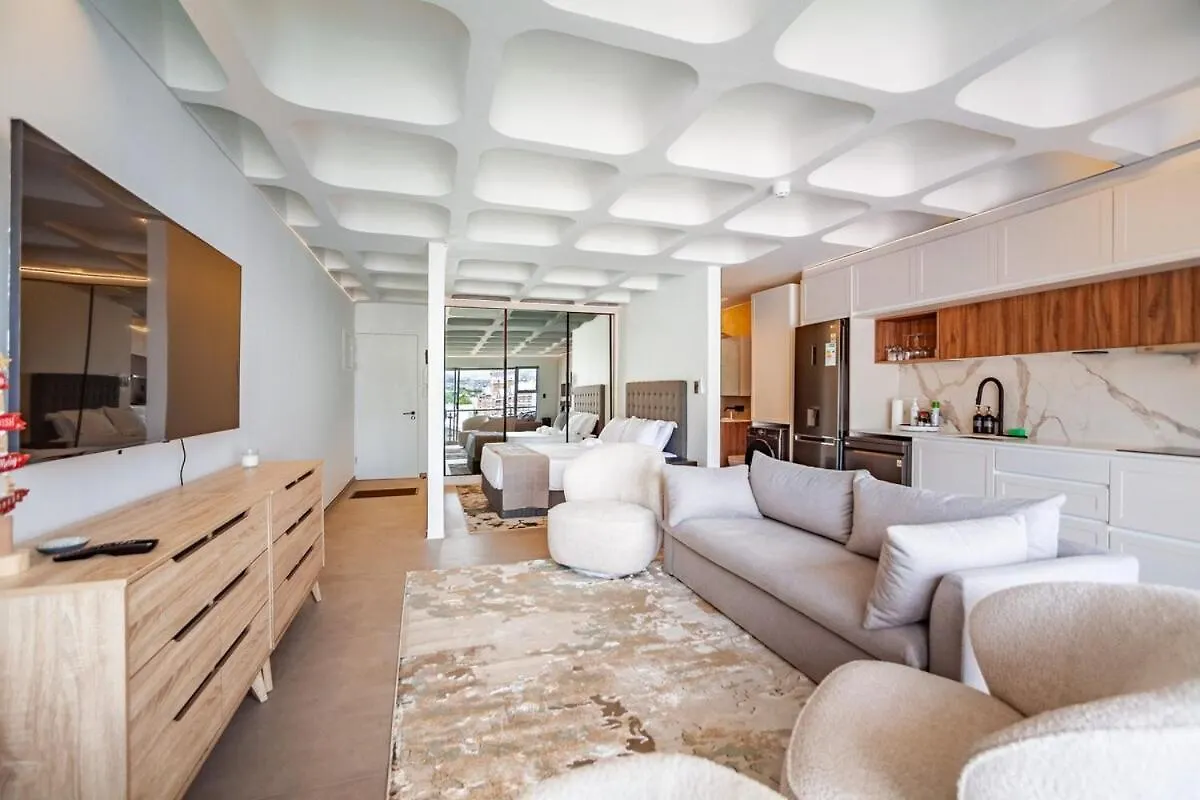 アパート Luxury City-Center Apt With Balcony, Aircon & View ケープタウン